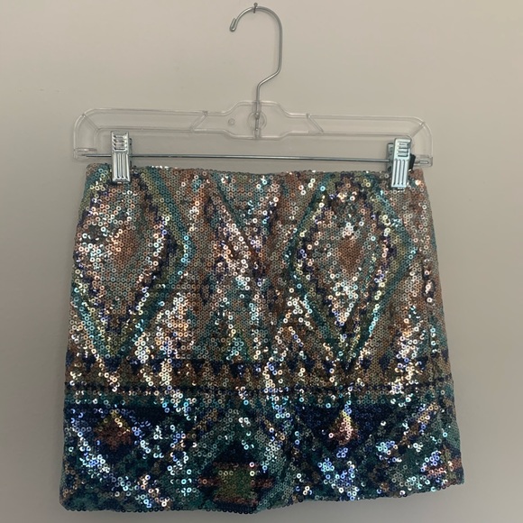 Mini sequin skirt - Picture 4 of 4